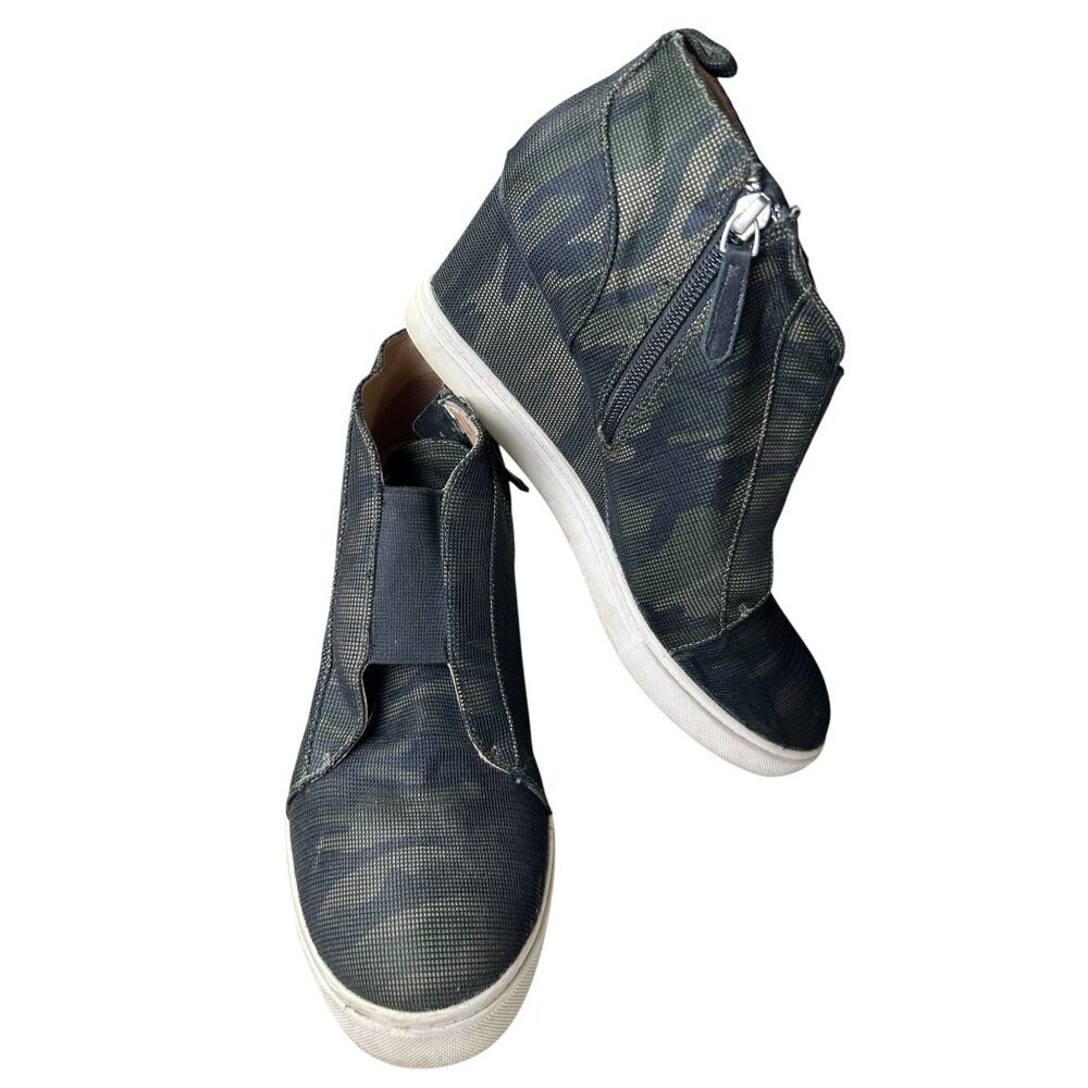 Linea Paolo Women's Felicia Wedge Heel Boot Sz 9 Green Camo Side Zip